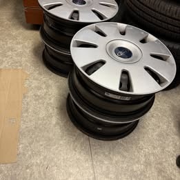 Sáda originálních plech. disků Ford FOKUS+poklice - 2