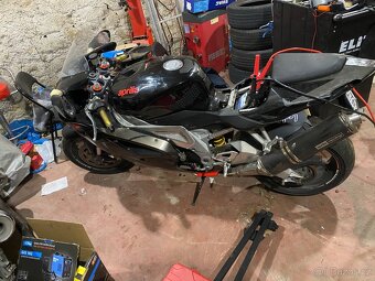 Aprilia RSV 1000 R - 2