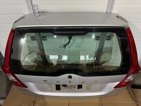 Páté dveře Volvo V70 P3 před FL, kód barvy 42600 30674837 - 2