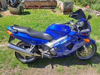Honda VFR 800 Fi - 2