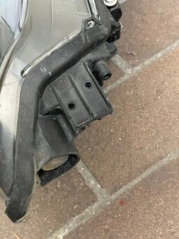 originál predné ľavé LED svetlo - toyota Yaris Y20 - 2