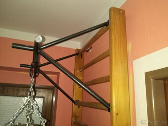 Hrazda na žebřiny - 2