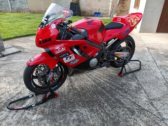 Okruhovka Honda CBR 600 f4 - 2