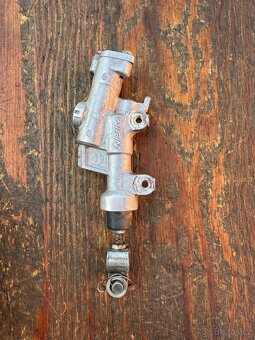 Brzdové čerpadlo zadní brzda Yamaha YZ YZF WRF 125 250 450 - 2