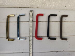 Kovové úchytky na nábytek, madla - 2