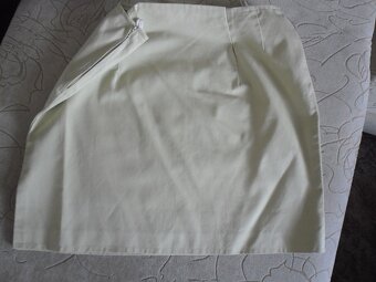 Prodám:dámský nepoužitý denim béžový kostým se sukní,780 Kč - 2