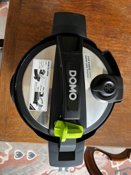 Tlakový hrnec DOMO - 2
