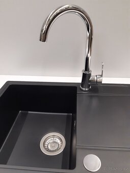 Granitový dřez 62 x 44 cm s chrom baterií a sifonem - 2