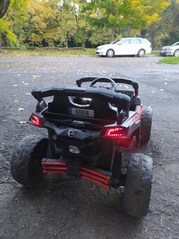 Elektrické autíčko CAN-AM Maverick
nová verze s baterií - 2