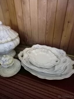 jídelní souprava po babičce - 2