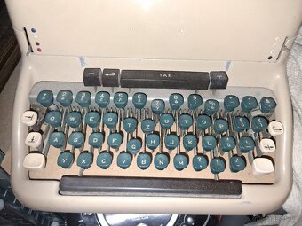 Psací stroj zn. Consul - 2
