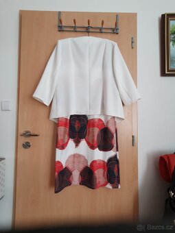 Společenské šaty a bílé sako - 2