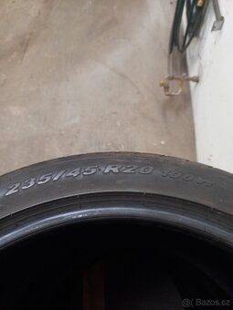 Letní gumy 235/45 r20 - 2