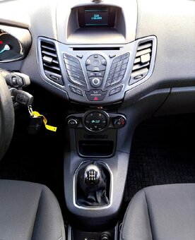 Ford Fiesta 5.dveř 2015 - ihned k odběru - 2