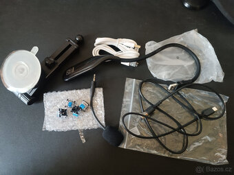 Technická výbava – lampička, mikrofon, USB kabely... - 2