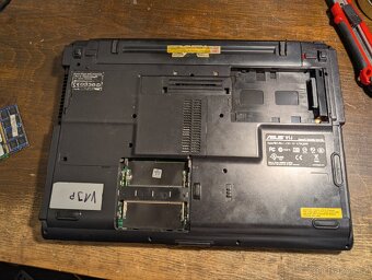 Asus V1J - 2