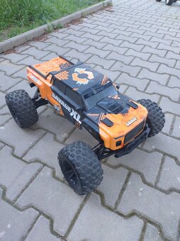 RC auto nitro - 2