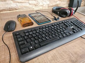 klávesnice, myš, tablet Lenovo, sluchátka, parfém - 2