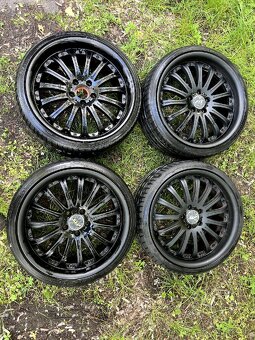 Letní kola VW Golf 225/35 R19, 5x112, ET42
- 2