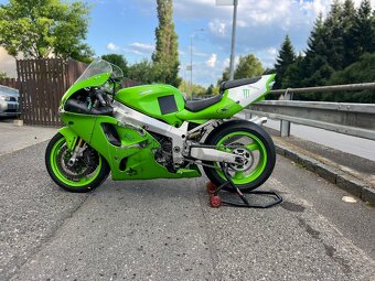 Kawasaki zx7r - 2