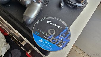Sony Playstation 4 slim 500GB + 2xjoypad a hry - 2