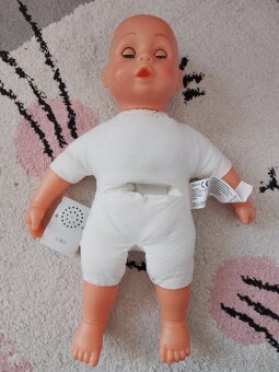Panenka mluvící (40cm)+ postýlka+ příslušenství - 2