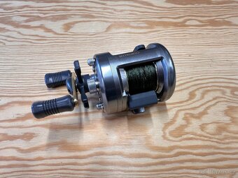 BAITCASTOVÝ NAVIJÁK SHIMANO CORVALUS CVL 301 LH - 2