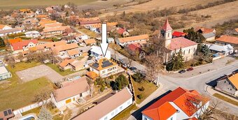 Prodej rodinného domu 3+1 s fotovoltaikou, bazénem a garáží - 2