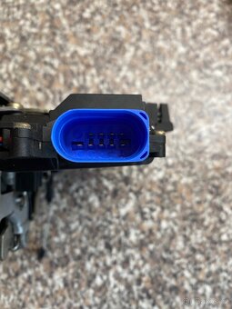 Zámek řidičových dveří Škoda Octavia 2 - 2