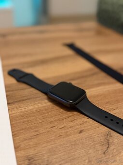 Apple Watch Series 6 (44mm) - 2