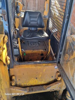 Smykový nakladač 2.1t - 2