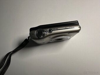 Nikon Coolpix L25 - 2