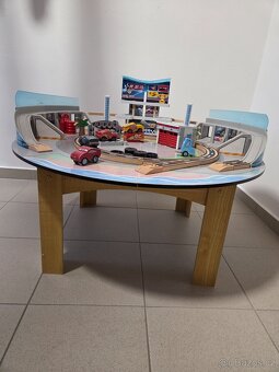 Dětský hrací stolek Blesk McQueen - 2