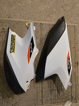Boční plasty ktm 690 smcr enduro - 2