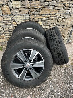 ALU kola MAK 6 x 139,7, 8J x 18" ET 30 vč. pneu
 - 2