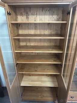 IKEA prosklená skříň - 2