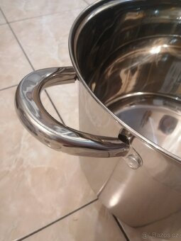 Hrnec nerezový designovy objem 11,1 vhodný na indukci atd - 2