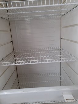 Prosklená lednice na nápoje - 2