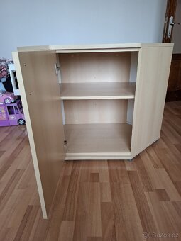 Rohová skříň - 2