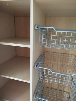 Šatní skříň - 2