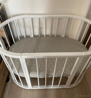 Rostoucí oválná postýlka 7v1 - 2