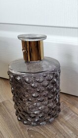 Skleněná ozdobná váza cervena a šedá - 2