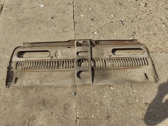 Škoda 100 zadní čelo - 2