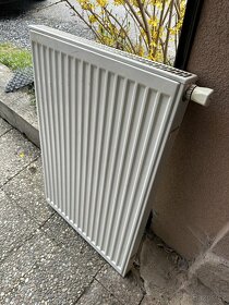 Deskový radiátor Kermi š60 v90 h6 cm, spodní napojení - 2