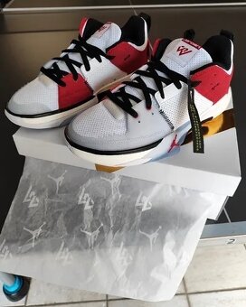 Jordán One Také 5 taílle 42 neuf Nike air - 2