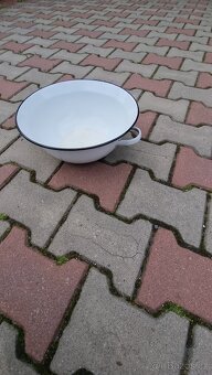 Smaltovaná bílá misa s uchy - 2