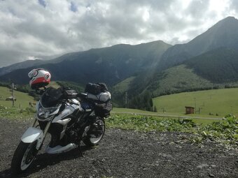 Suzuki GSR 750 (2012) – laděný výfuk, doplňky, TOP stav - 2