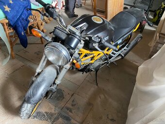 Ducati Monster 600 M - 2