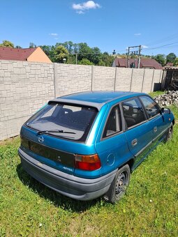 Opel astra 1.4 benzín 44kw r.v.1996 - 2