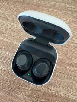 Prodám bezdratová sluchátka Samsung - 2